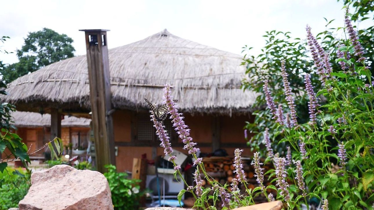 Churro Villagepot – Antik Yunan tapınağı görseli